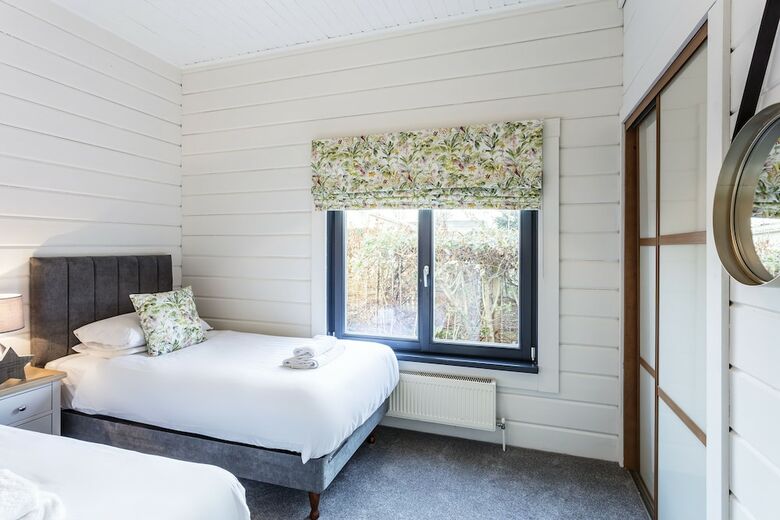 Roydon Marina Village Hotel