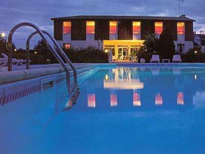 Hotel Logis Le Pont Bernet