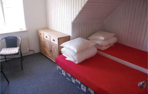 Holiday Home 2 Tv�rvej