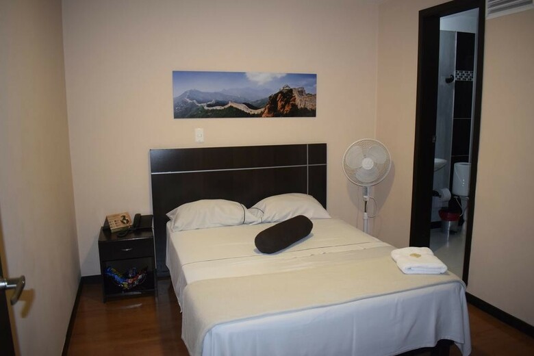 Hotel Platino Plaza