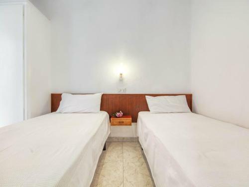 Apartamento L'escala, 3 Dormitorios, 6 Personas - Es-89-131