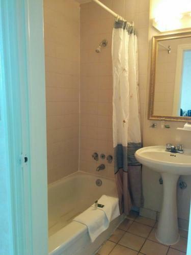 Posada Royal Inn And Suites At Guelph