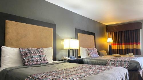 Motel Island Suites Bay City