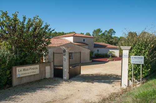 Bed & Breakfast Le Mas Pin�de