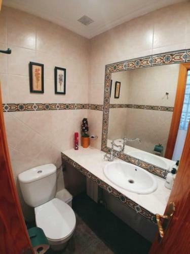 Apartamento La Buhardilla. Aparcamiento Exterior Privado