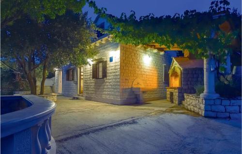Holiday Home Pucisca 15