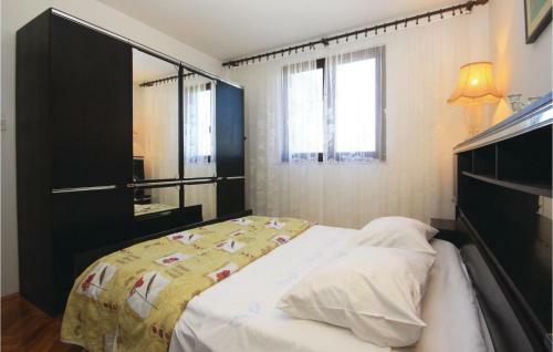 Holiday Home Veliki Vareski V