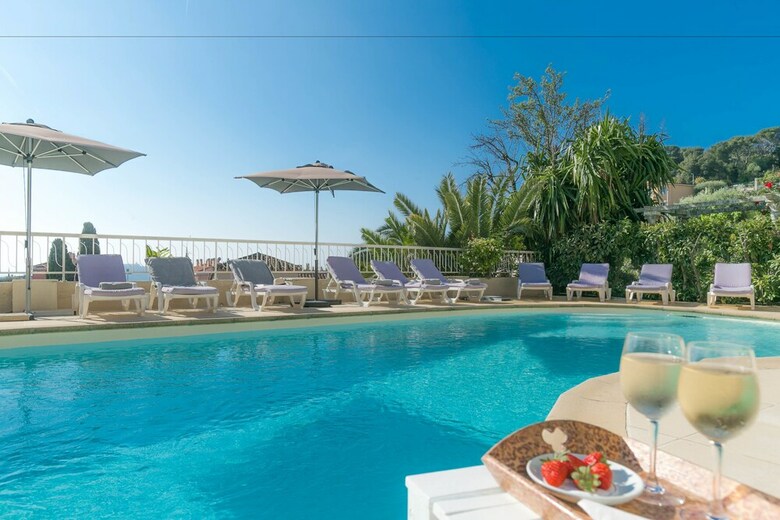 Hotel H�tel La Fianc�e Du Pirate