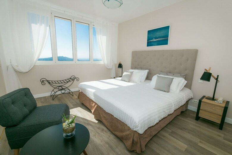 Hotel H�tel La Fianc�e Du Pirate
