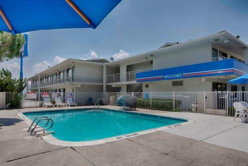 Motel 6 Reno West