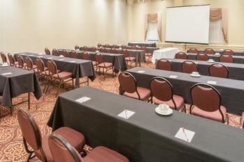 Ramada Plaza Calgary Airport Hotel And Conference Centre