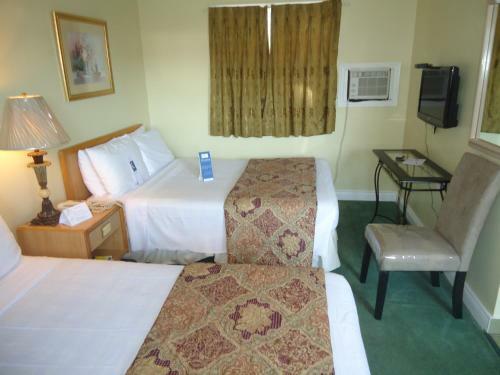 Posada Bayside Inn & Waterfront Suites
