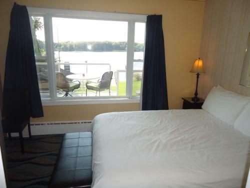 Posada Bayside Inn & Waterfront Suites