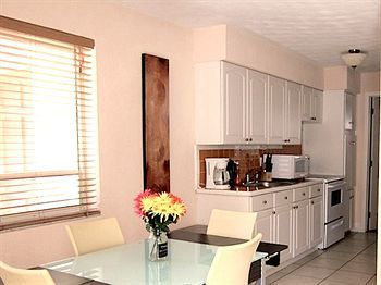 Lbs Villa Apartments By The Beach