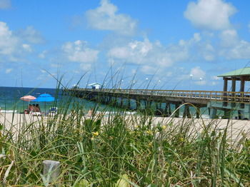 Lbs Villa Apartments By The Beach