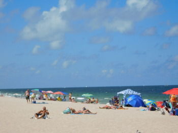 Lbs Villa Apartments By The Beach