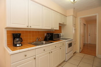 Lbs Villa Apartments By The Beach