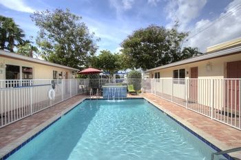 Lbs Villa Apartments By The Beach