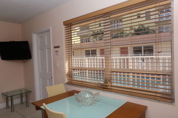 Lbs Villa Apartments By The Beach
