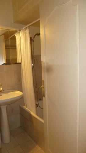 Apartment Rue Du Command. Andr�