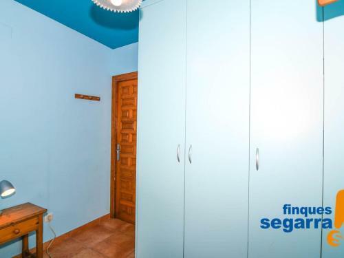 Casa El Vendrell, 4 Dormitorios, 8 Personas - Es-320-3