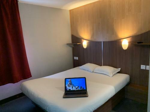 Fasthotel Val De Reuil