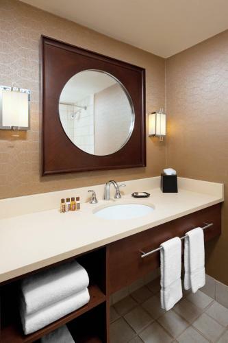 Sheraton Cleveland Airport Hotel