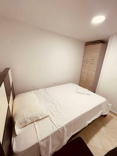 Casa Con Piscina En Unidad Cerrada