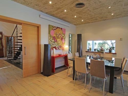 Villa Moravit, 3 Dormitorios, 6 Personas - Es-216-6