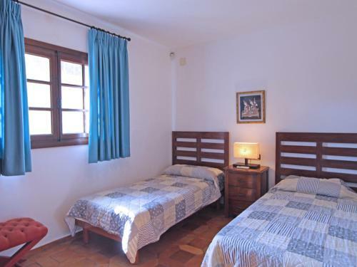 Villa Moraira, 4 Dormitorios, 8 Personas - Es-216-12