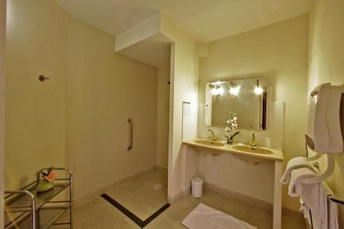 Hotel H�tel Les Remparts