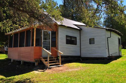 Okimot Lodge On Tomiko Lake