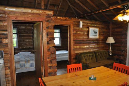 Okimot Lodge On Tomiko Lake