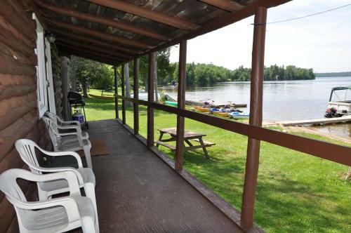 Okimot Lodge On Tomiko Lake