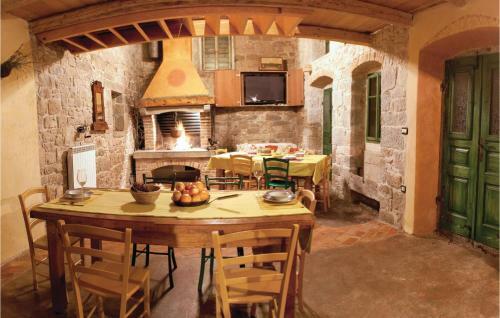 Holiday Home Gondolici Cr