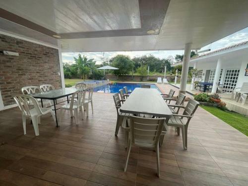 Villa Finca Y Piscina De Ensue�o