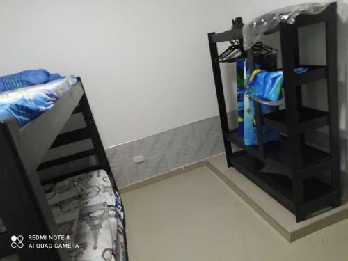 Tranquilo Y Comercial Apartamento