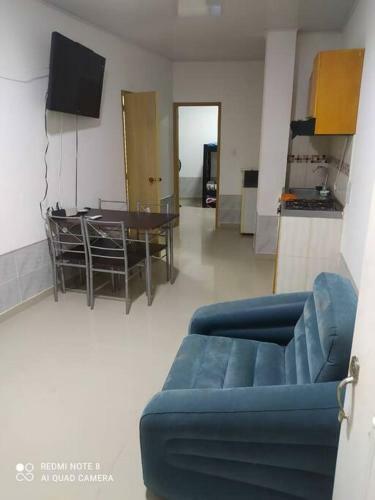 Tranquilo Y Comercial Apartamento