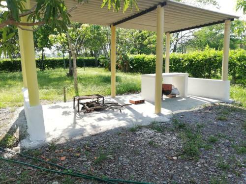 Casa Campestre Con Piscina Jacuzzi Y Golfito