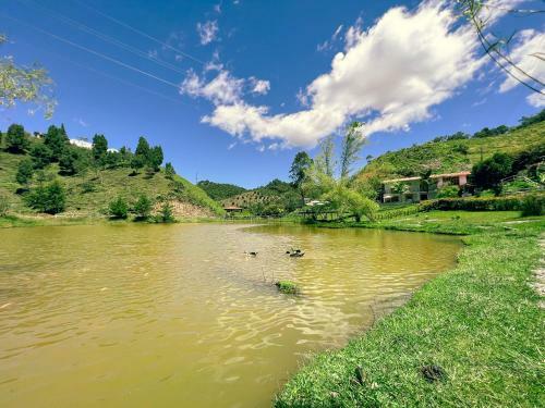 Aparthotel Los Lagos De Jas�