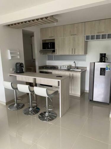 Apartamento En Condominio Lujoso De San Jer�nimo.