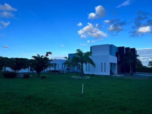 Hillside , Hermosa Casa, Cerca De Centro Comercial