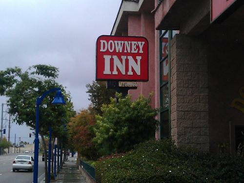 Hotel Downey Inn Luxury Suites