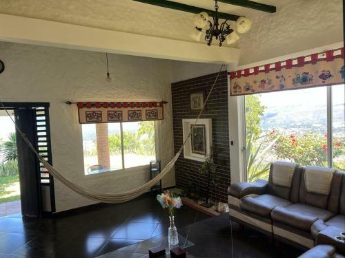 Casa Con UNA Vista Incre�ble A La Ciudad