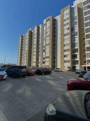 Apartamento Apto C�modo Cerca Al Mall Plaza