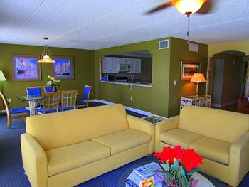 Motel Chart House Suites And Marina