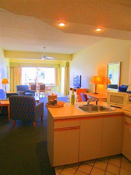 Motel Chart House Suites And Marina