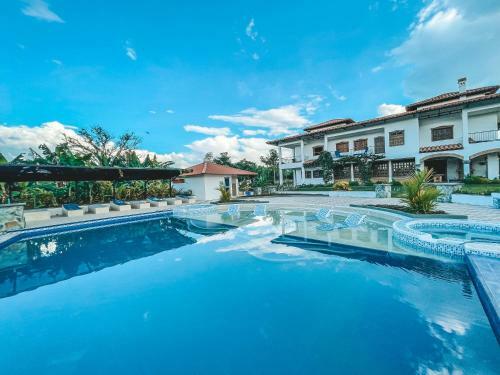 Hotel Casona Montanesa Quind�o Eje Cafetero