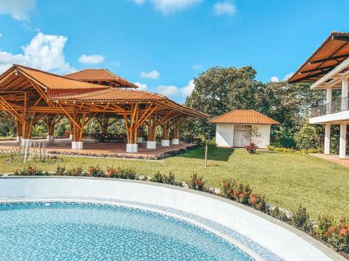 Hotel Casona Montanesa Quind�o Eje Cafetero