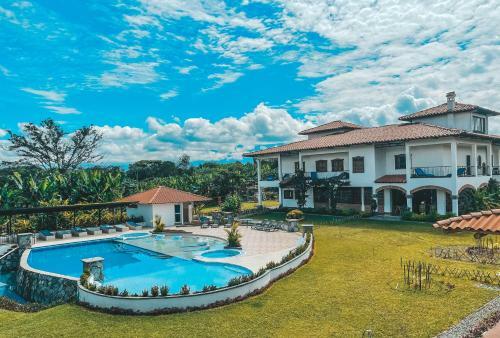 Hotel Casona Montanesa Quind�o Eje Cafetero